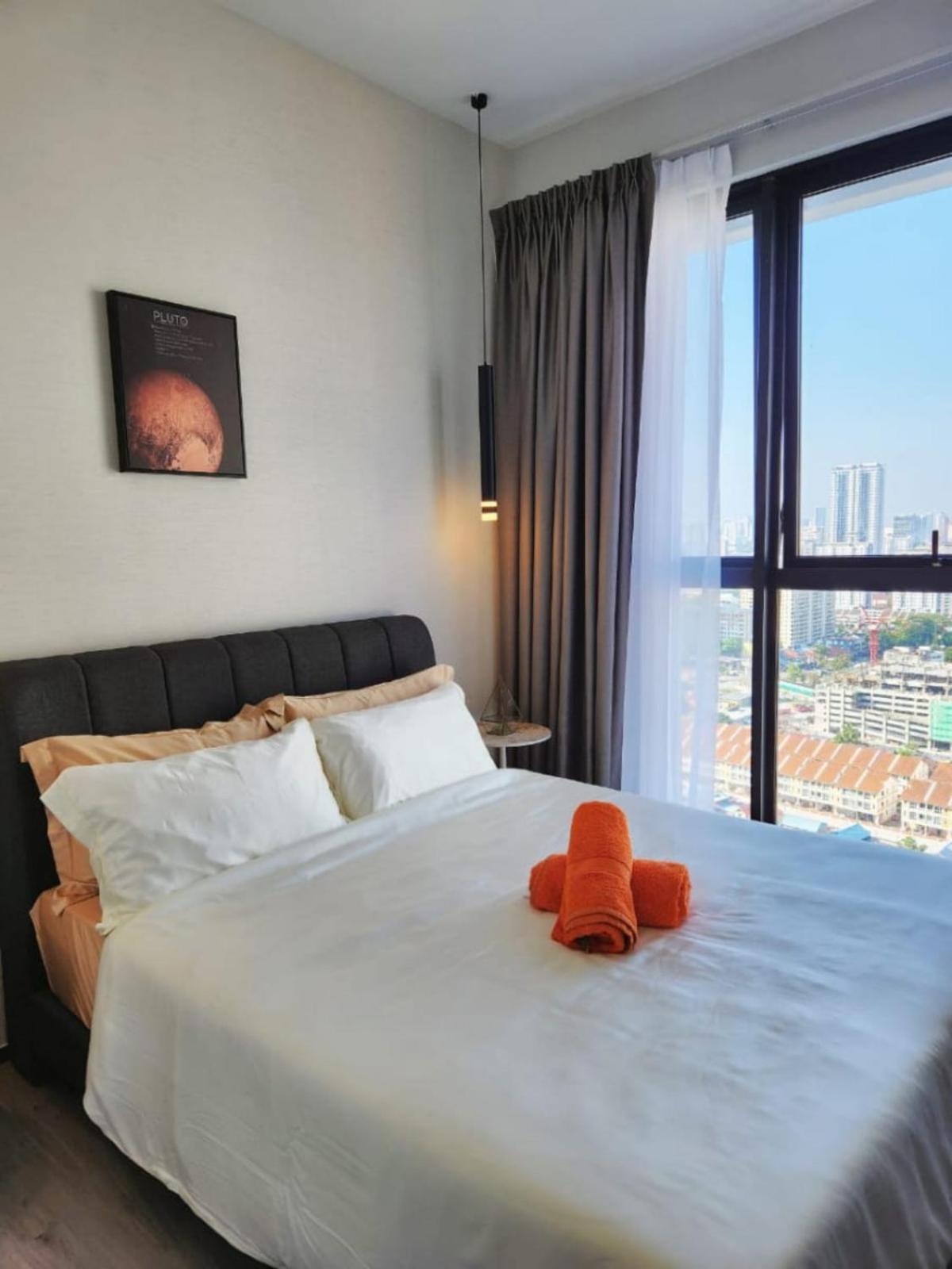 Urban 3br The Martian 2cp #netflix * Jelutong